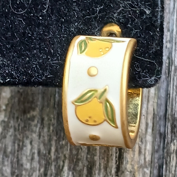 🍋Madewell 🍋Beautiful Enameled Lemon🍋 Huggie Post Earring - Picture 3 of 10
